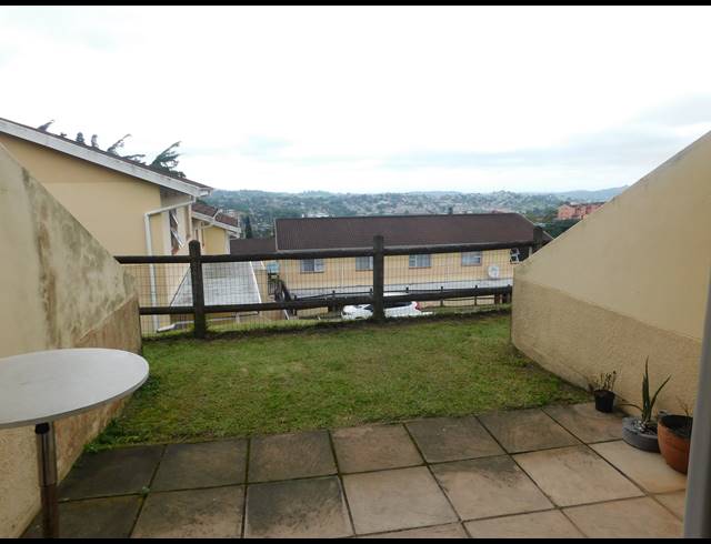 2 BEDROOM DUPLEX FOR SALE IN CAVERSHAM GLEN